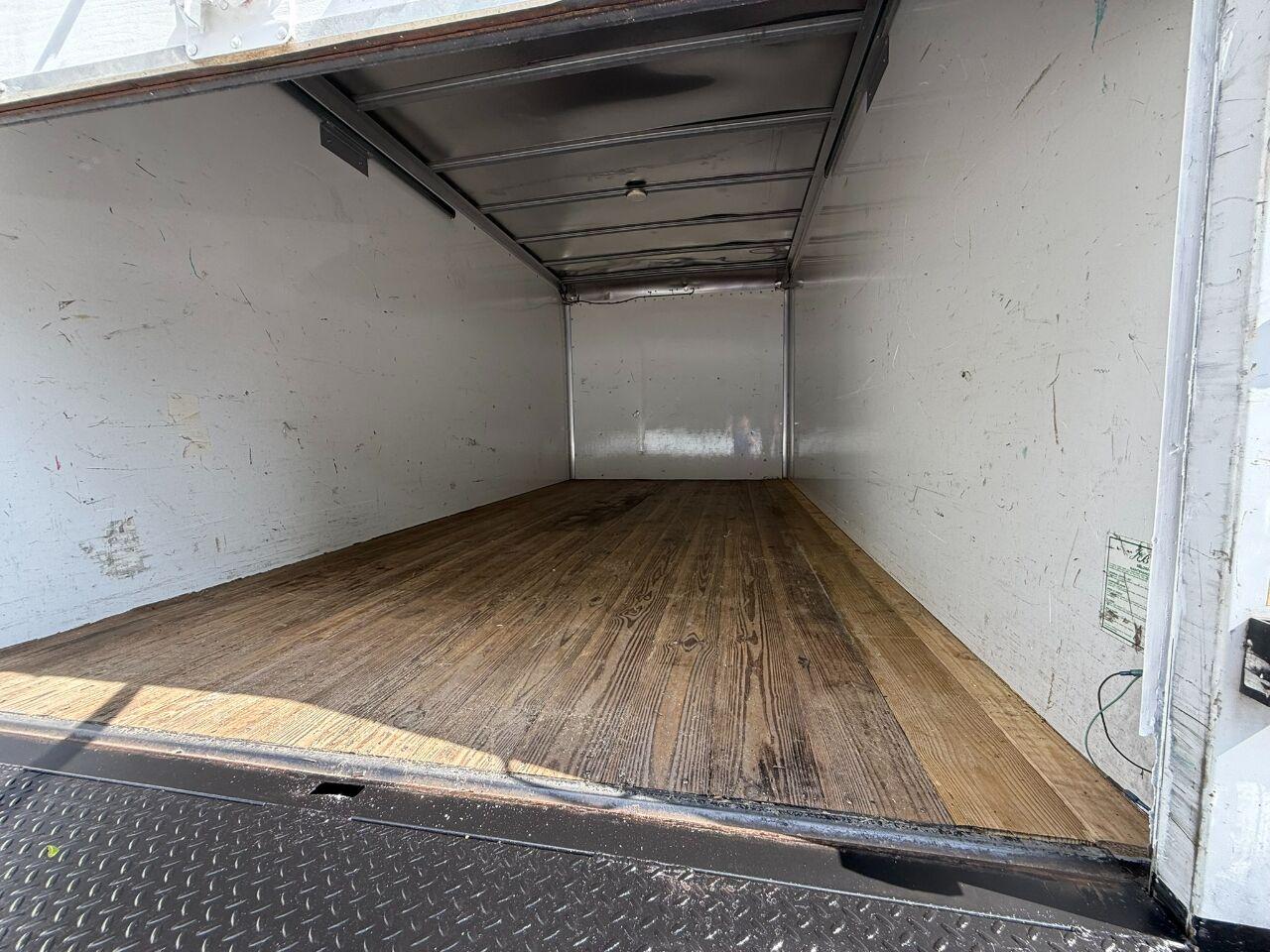 Chevrolet Express Commercial Cutaway - Thumbnail 15