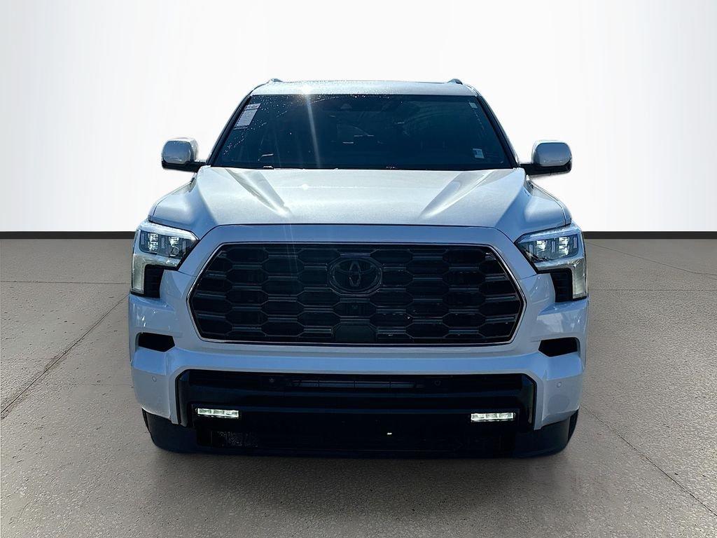 Toyota Sequoia Platinum - Thumbnail 3