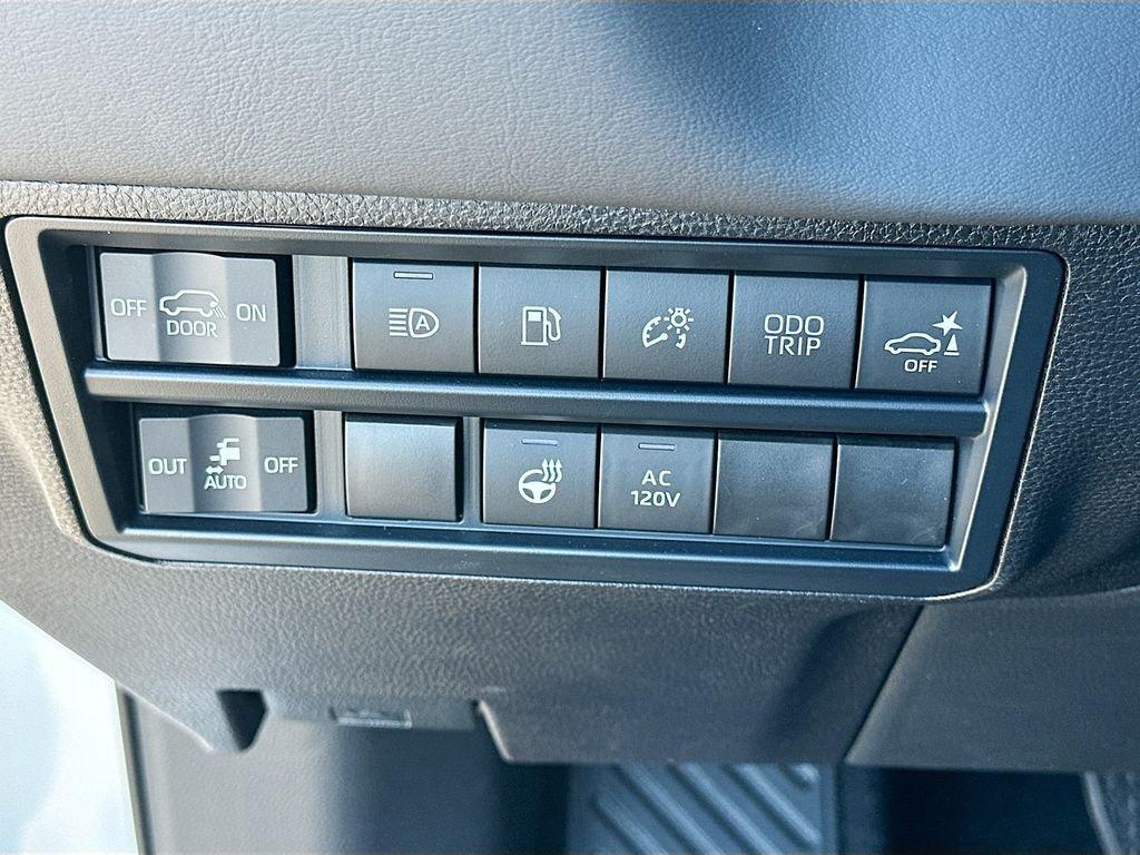 Toyota Sequoia Platinum - Thumbnail 11