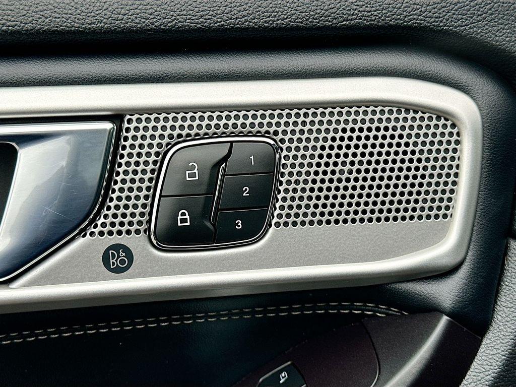 Ford Explorer Limited - Thumbnail 19