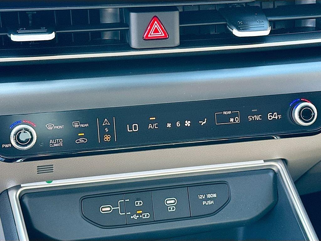 Kia Carnival Mpv Lxs - Thumbnail 17