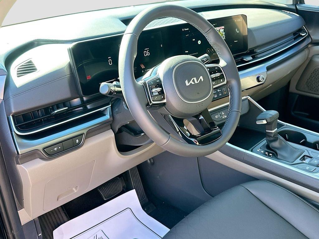 Kia Carnival Mpv Lxs - Thumbnail 10