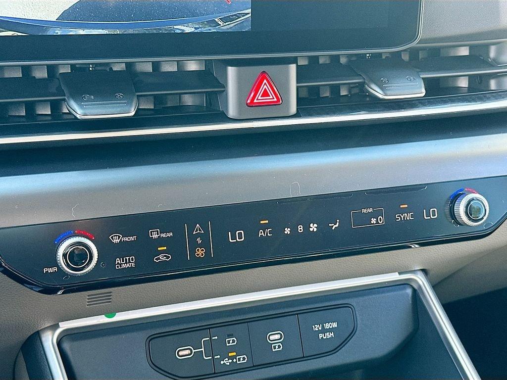 Kia Carnival Mpv Lxs - Thumbnail 17