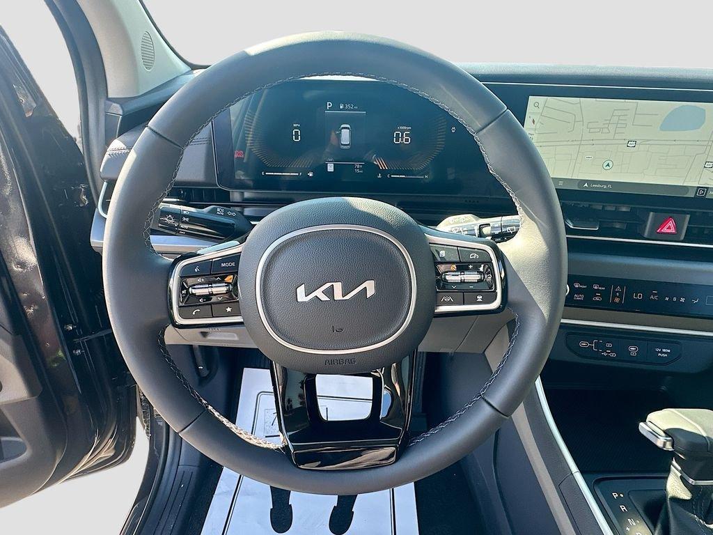 Kia Carnival Mpv Lxs - Thumbnail 12