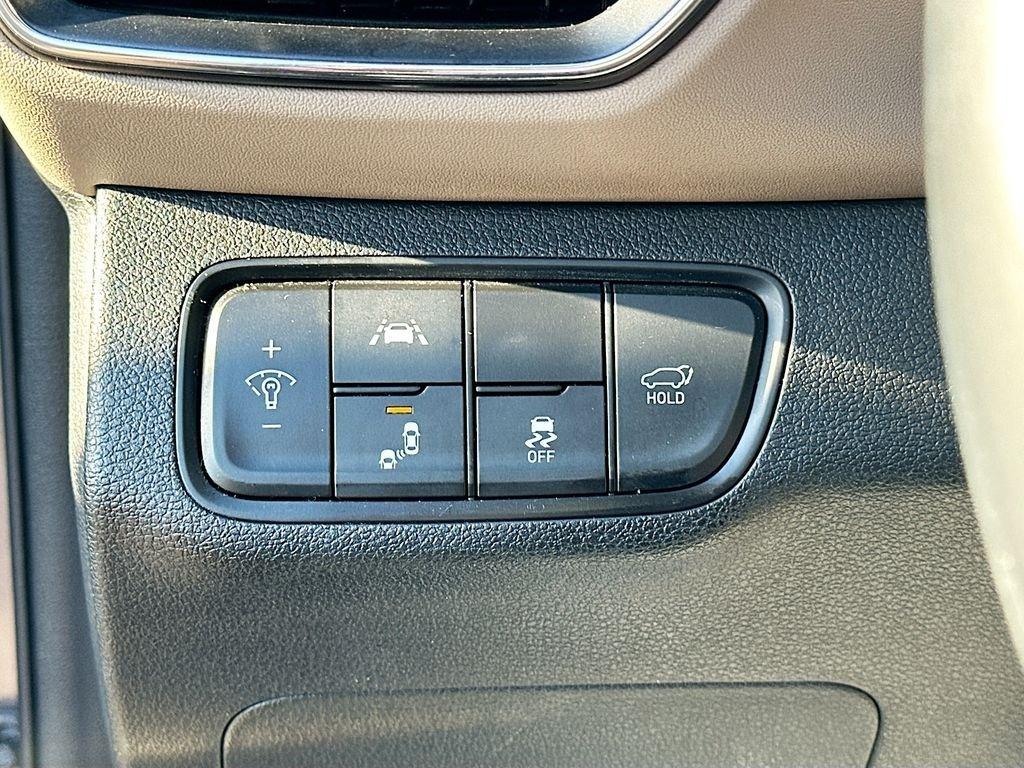 Hyundai Santa Fe Limited - Thumbnail 11