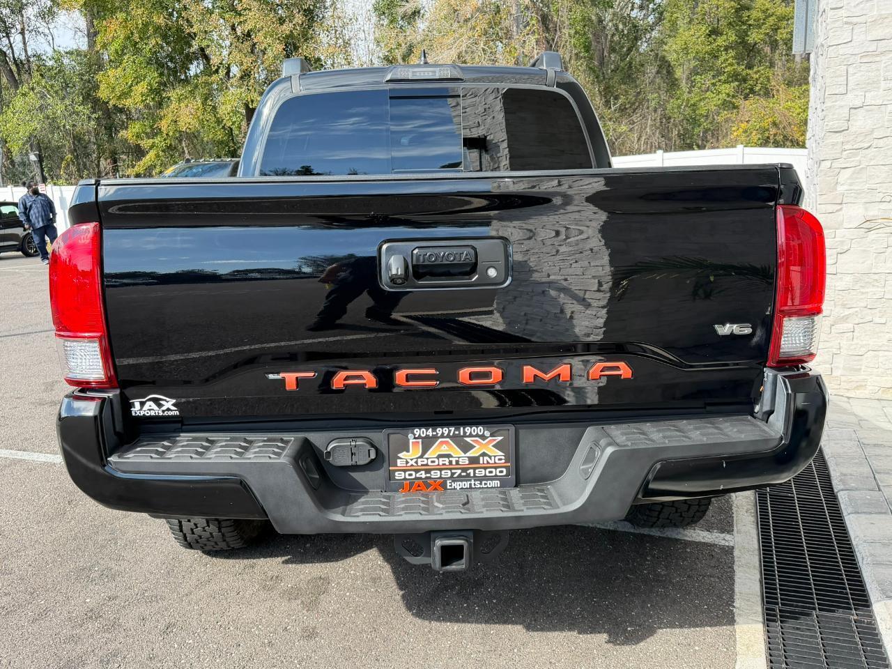 Toyota Tacoma - Thumbnail 14