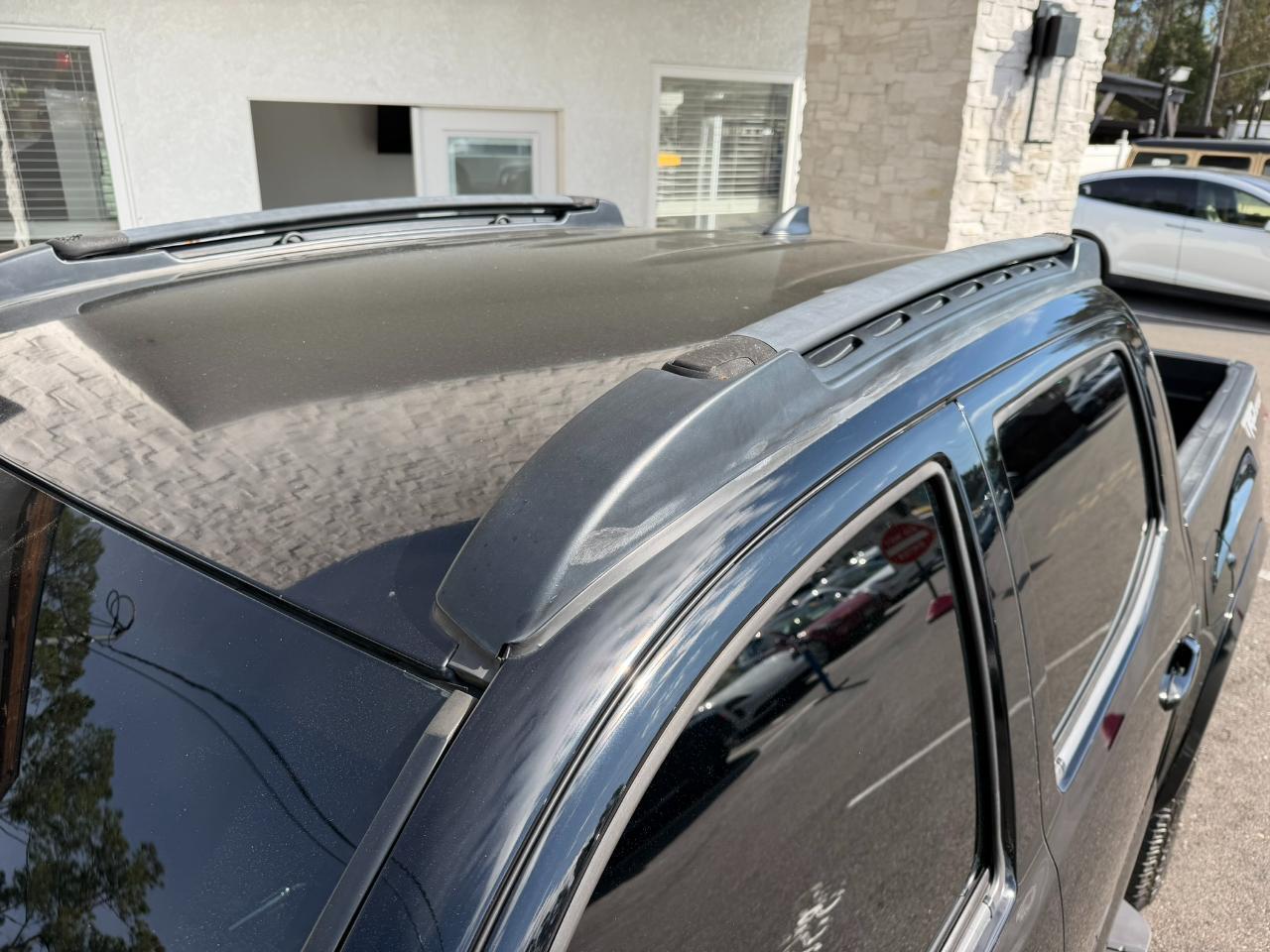 Toyota Tacoma - Thumbnail 11