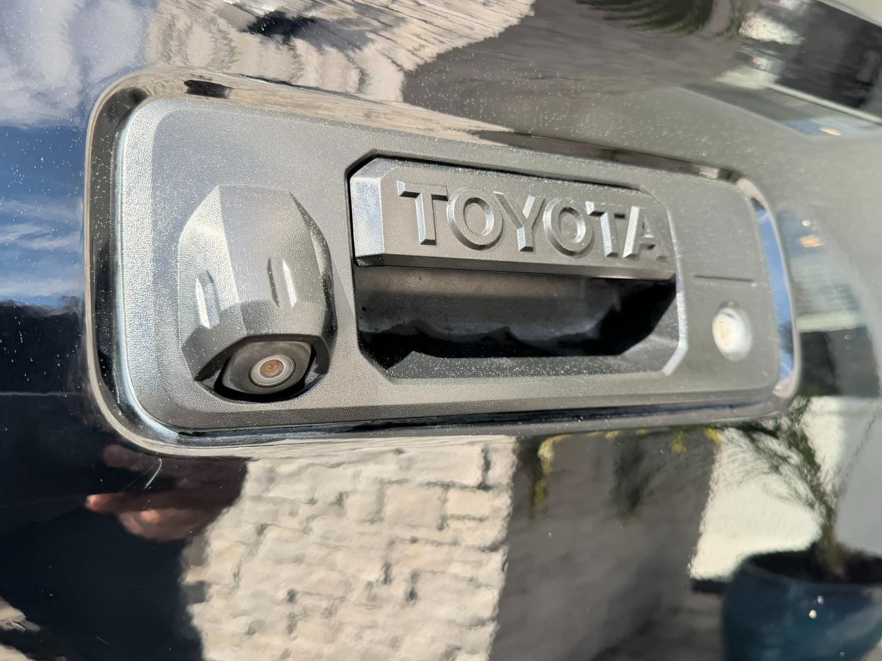 Toyota Tacoma - Thumbnail 16