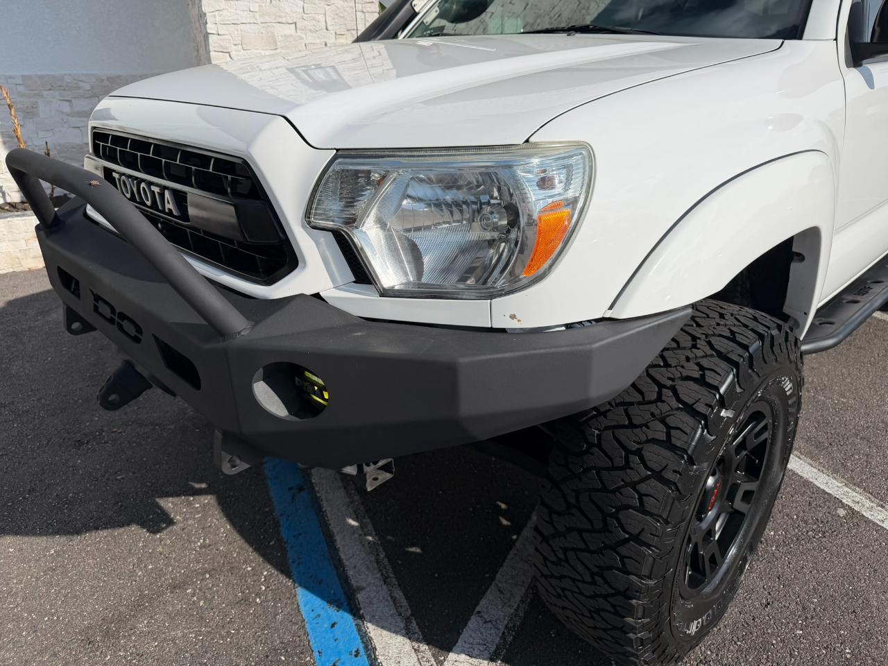 Toyota Tacoma - Thumbnail 9