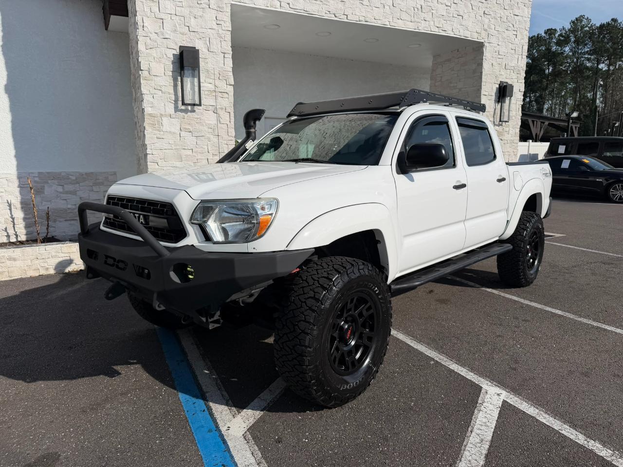 Toyota Tacoma - Thumbnail 3