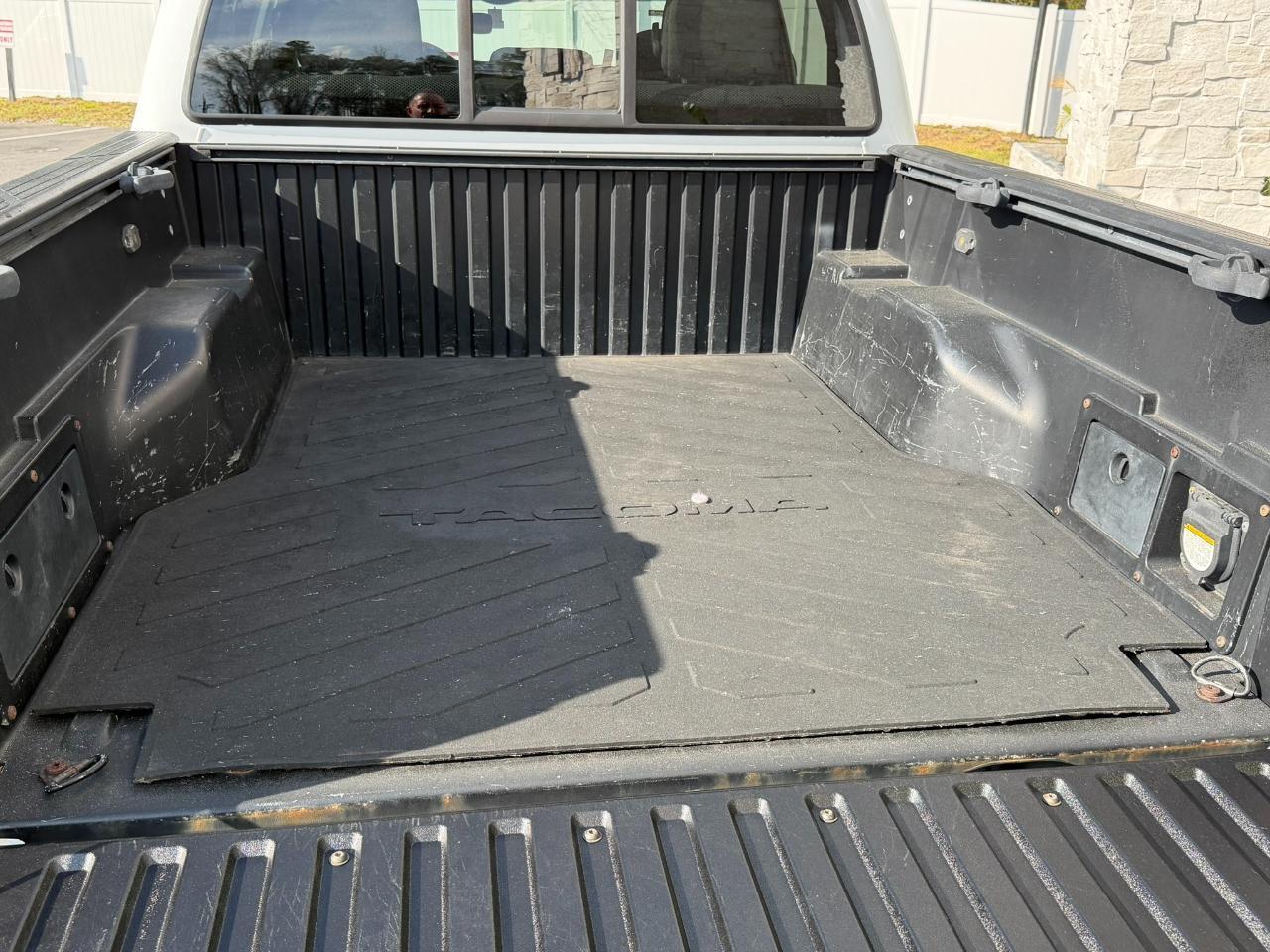 Toyota Tacoma - Thumbnail 19