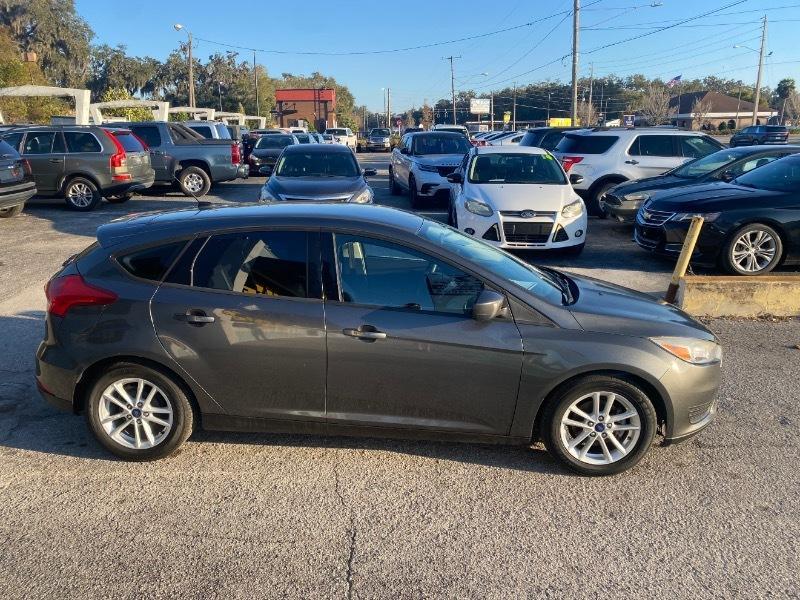 Ford Focusse Hatch - Thumbnail 4