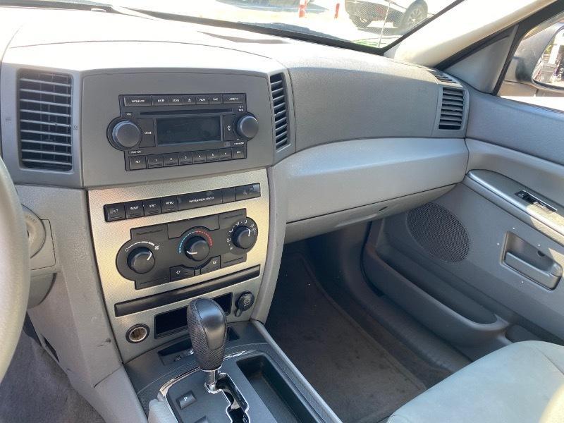 Jeep Grand Cherokeelaredo 2Wd - Thumbnail 14