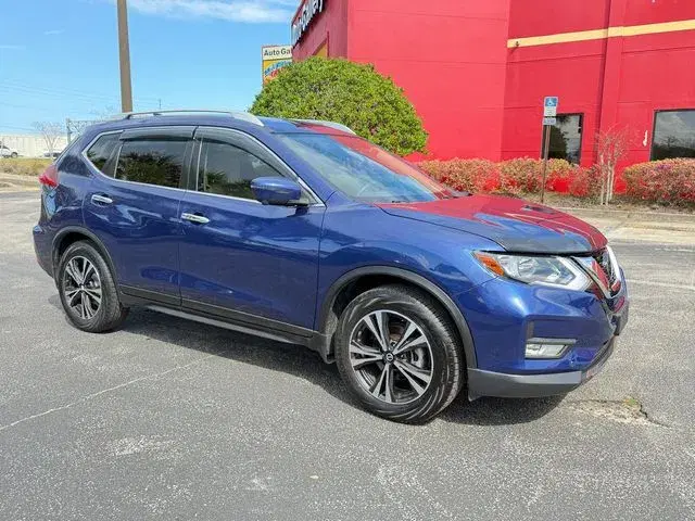 Nissan Rogue Sv - Thumbnail 2