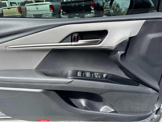 Toyota Camry Se In Deland Fl | 4T1Dbadk4Su504930 - Thumbnail 4