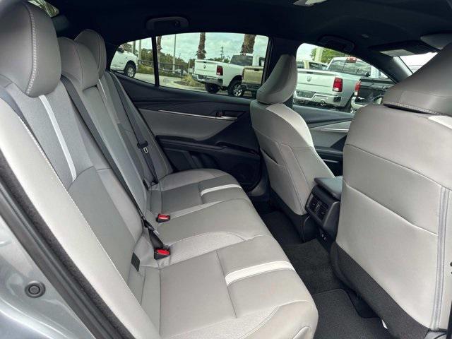 Toyota Camry Se Awd - Thumbnail 16
