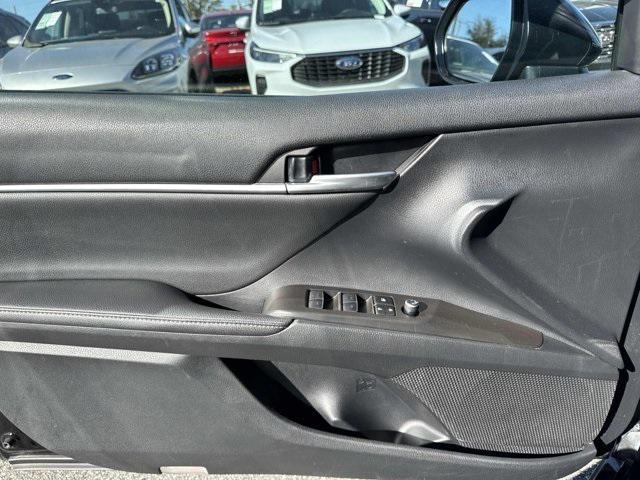 Toyota Camry Xse Sedan - Thumbnail 7