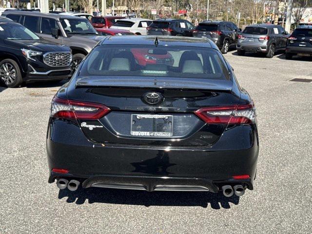 Toyota Camry Xse Sedan - Thumbnail 3