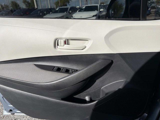 Toyota Corolla Le - Thumbnail 7