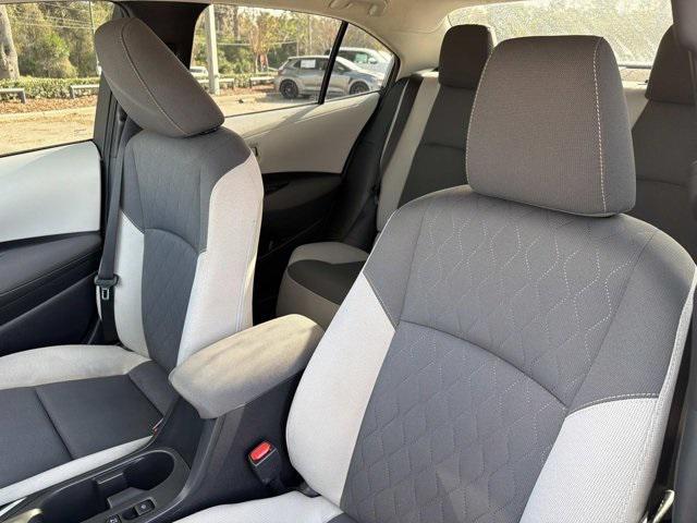 Toyota Corolla Le - Thumbnail 10