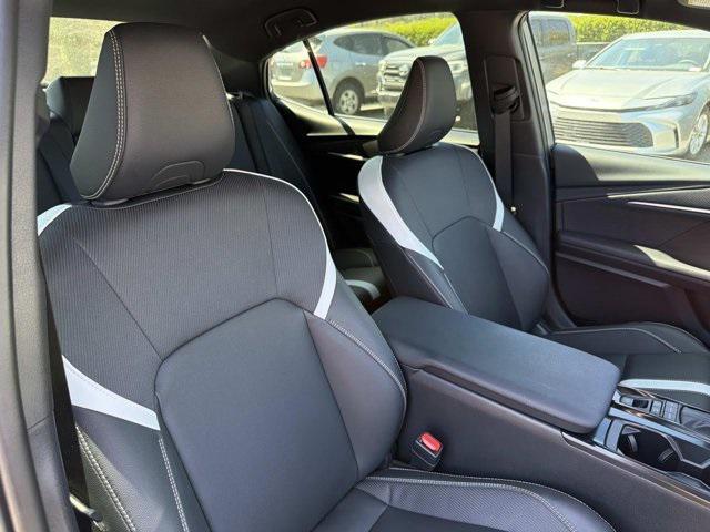 Toyota Camry Se - Thumbnail 17