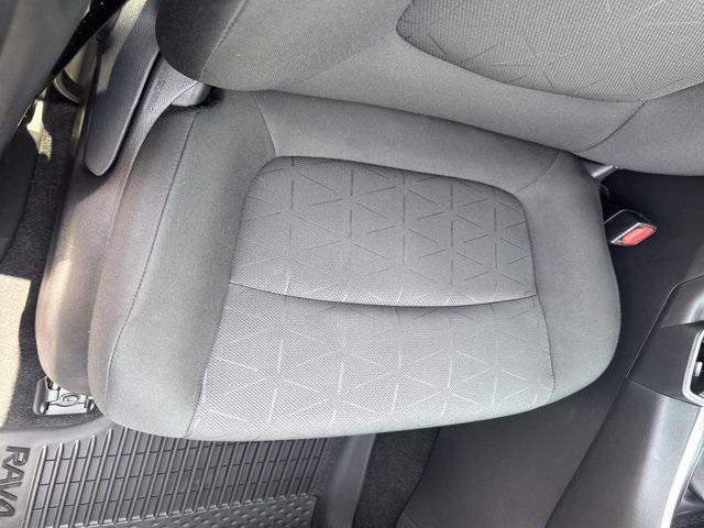 Toyota Rav4 Xle Awd Suv - Thumbnail 12