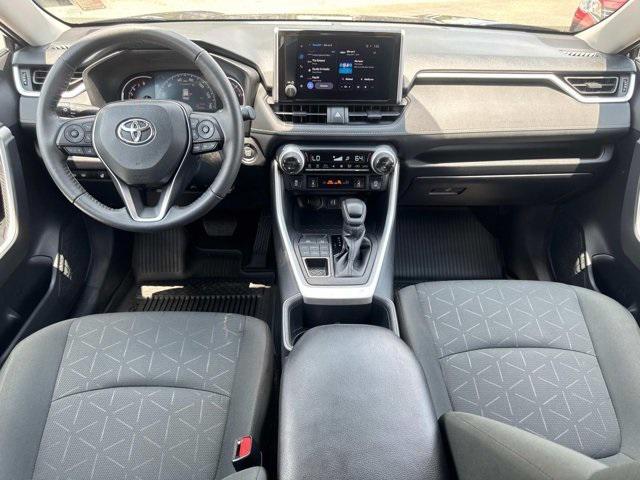 Toyota Rav4 Xle Awd Suv - Thumbnail 18