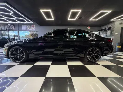 BMW 5 Series 530I Sedan 4D - Thumbnail 3