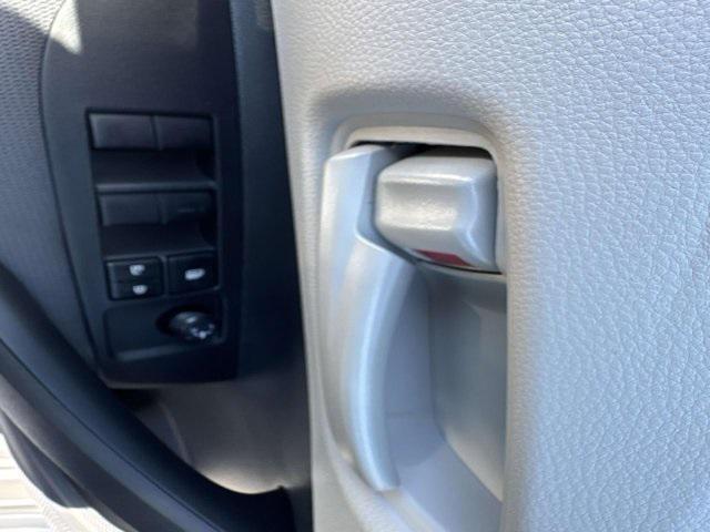 Toyota Corolla Le - Thumbnail 8