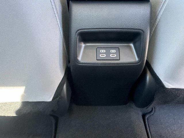 Toyota Corolla Le - Thumbnail 20