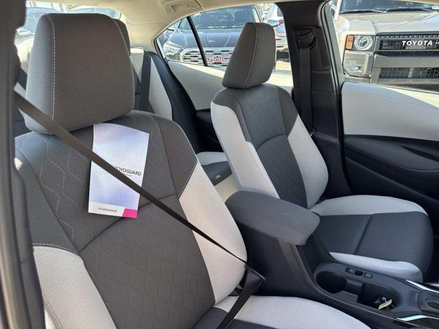 Toyota Corolla Le - Thumbnail 16