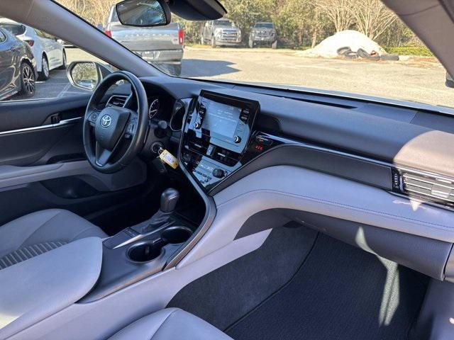 Toyota Camry Se Sedan - Thumbnail 18