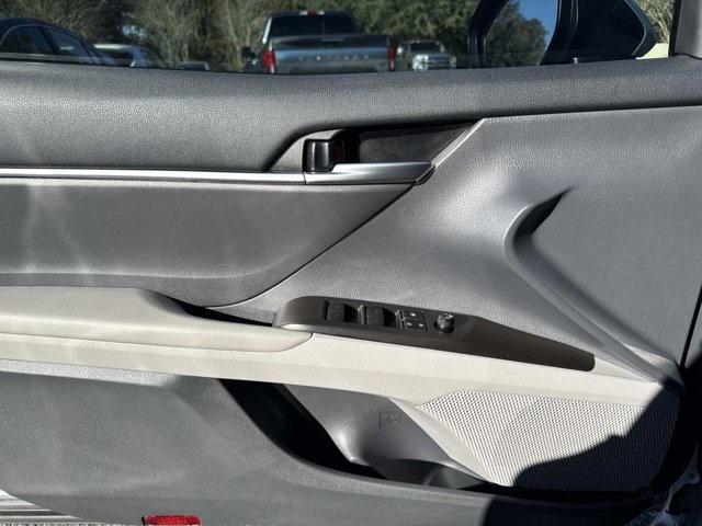 Toyota Camry Se Sedan - Thumbnail 7