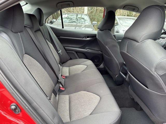 Toyota Camry Le Sedan - Thumbnail 20