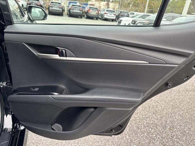 Toyota Camry Le - Thumbnail 18