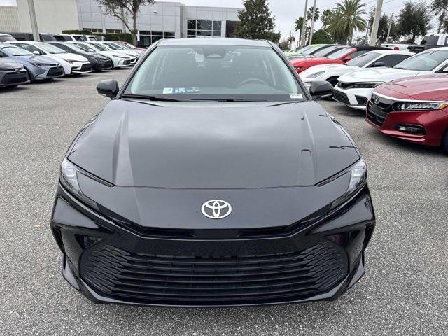 Toyota Camry Le - Thumbnail 6