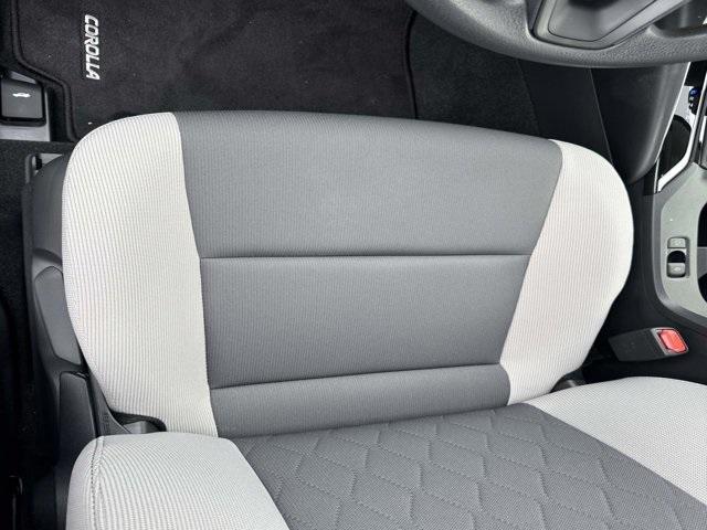 Toyota Corolla Hybrid Le Sedan - Thumbnail 9