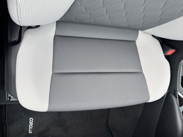 Toyota Corolla Hybrid Le Sedan - Thumbnail 15