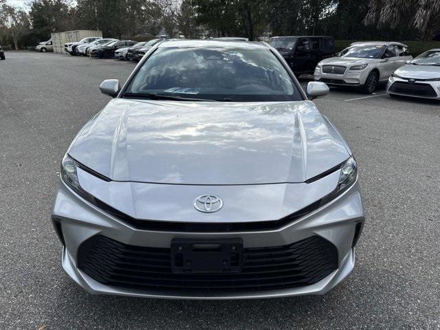 Toyota Camry Le - Thumbnail 6