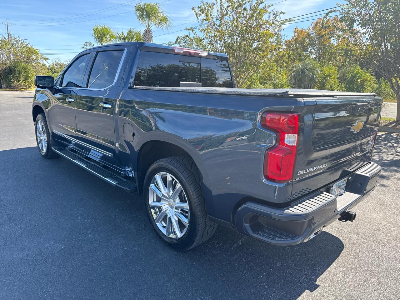 Chevrolet Silverado 15004Wd Crew Cab 147" High Country - Thumbnail 7