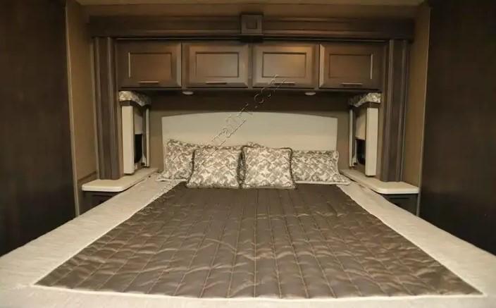 Ford F600 - Thumbnail 12