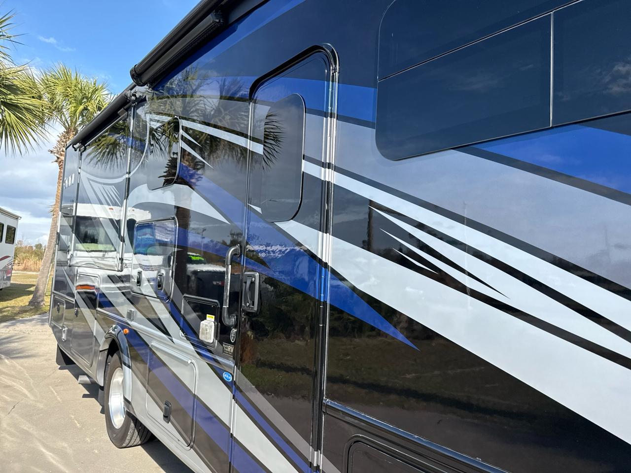 Ford F600 - Thumbnail 9