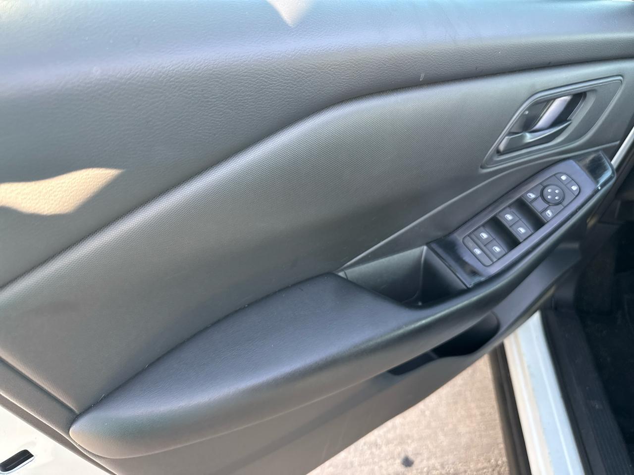 Nissan Rogueawd S - Thumbnail 16