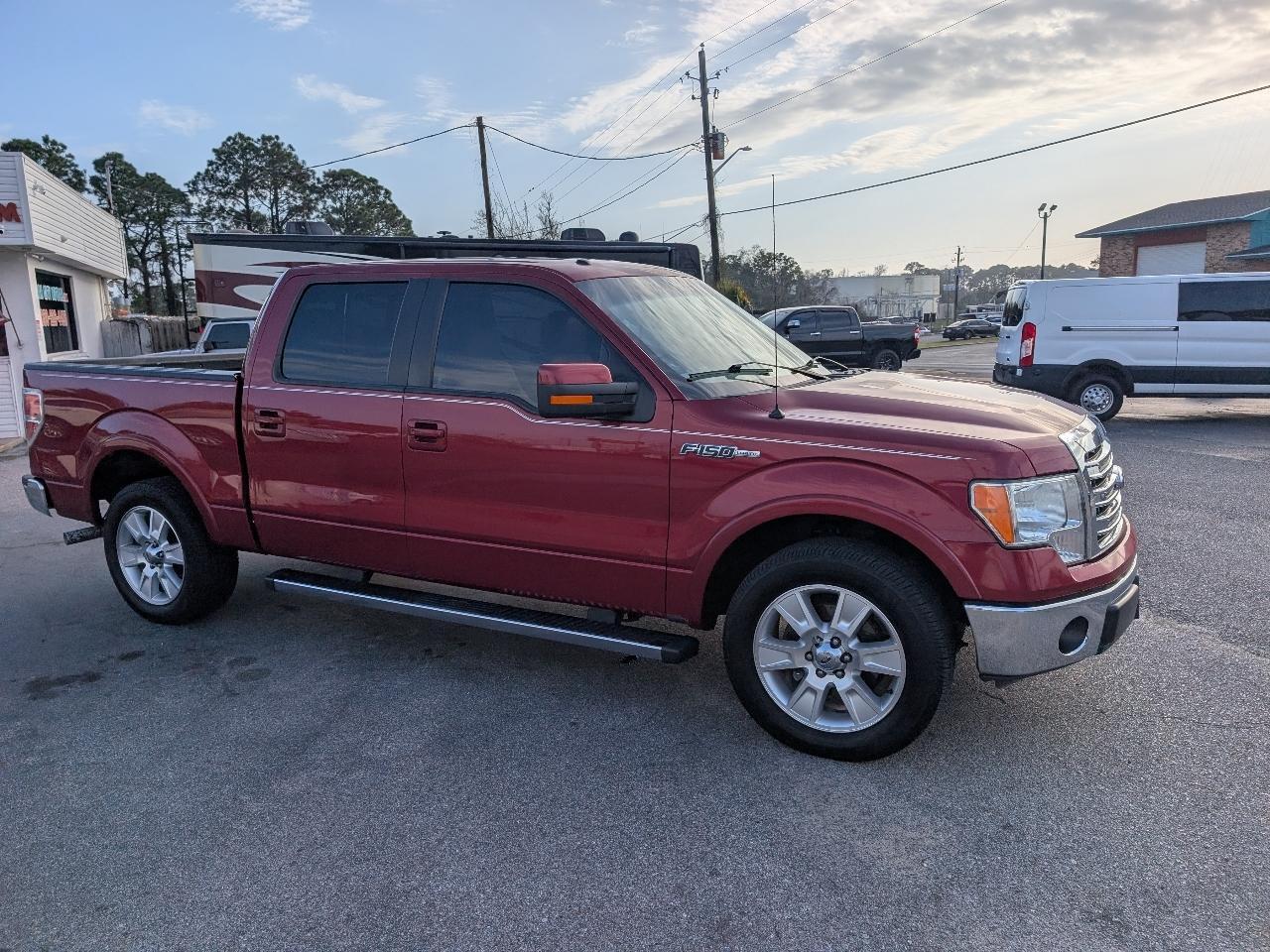 Ford F-1502Wd Supercrew 145" Lariat - Thumbnail 2