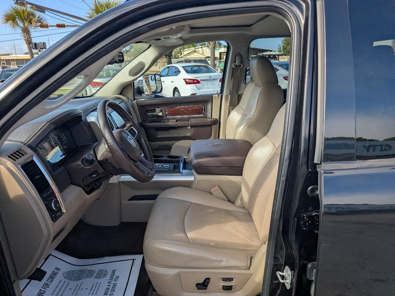 Ram 15002Wd Crew Cab 140.5" Laramie - Thumbnail 5