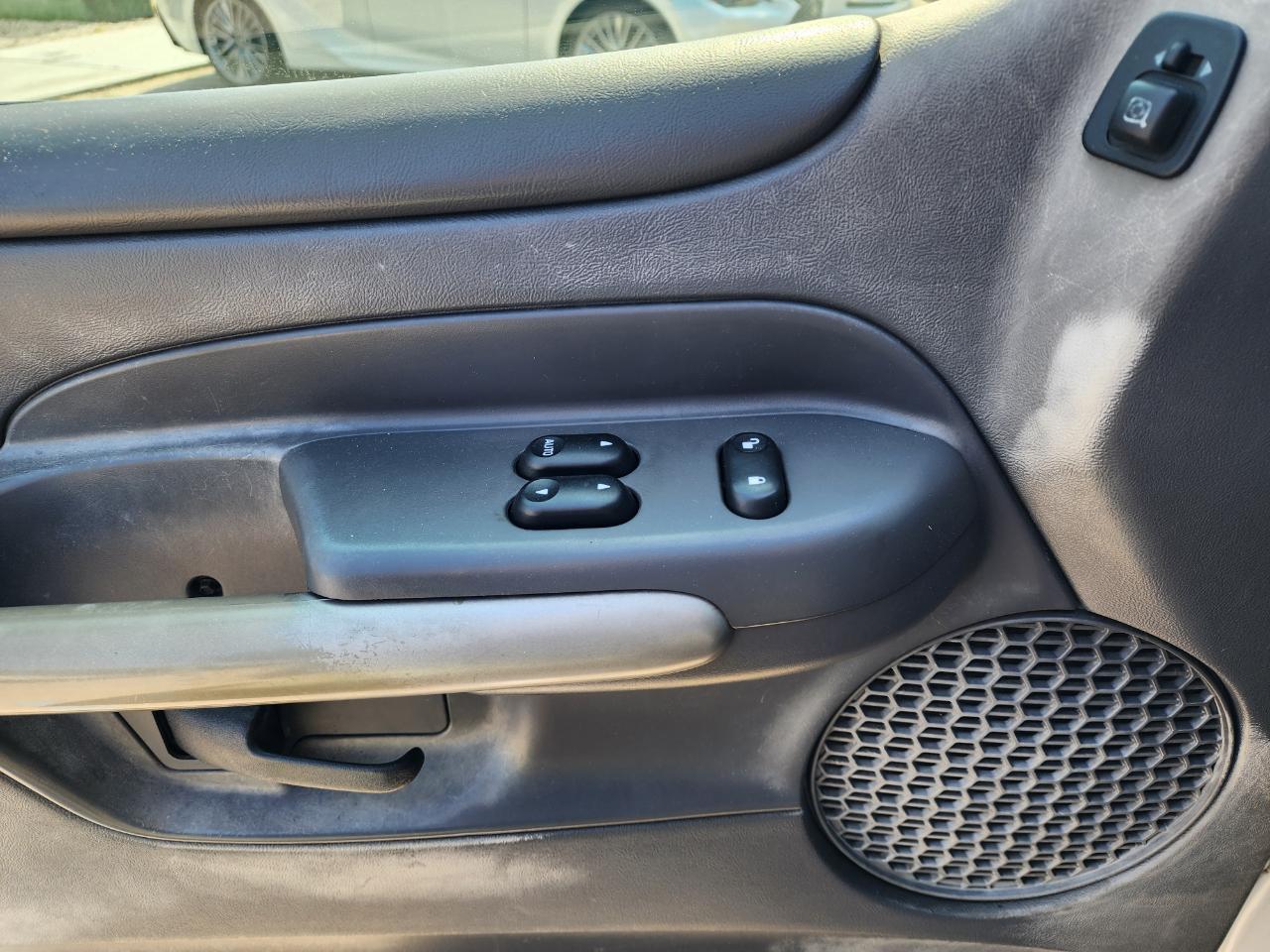 Ford Explorer Sport2Dr 102" Wb - Thumbnail 11