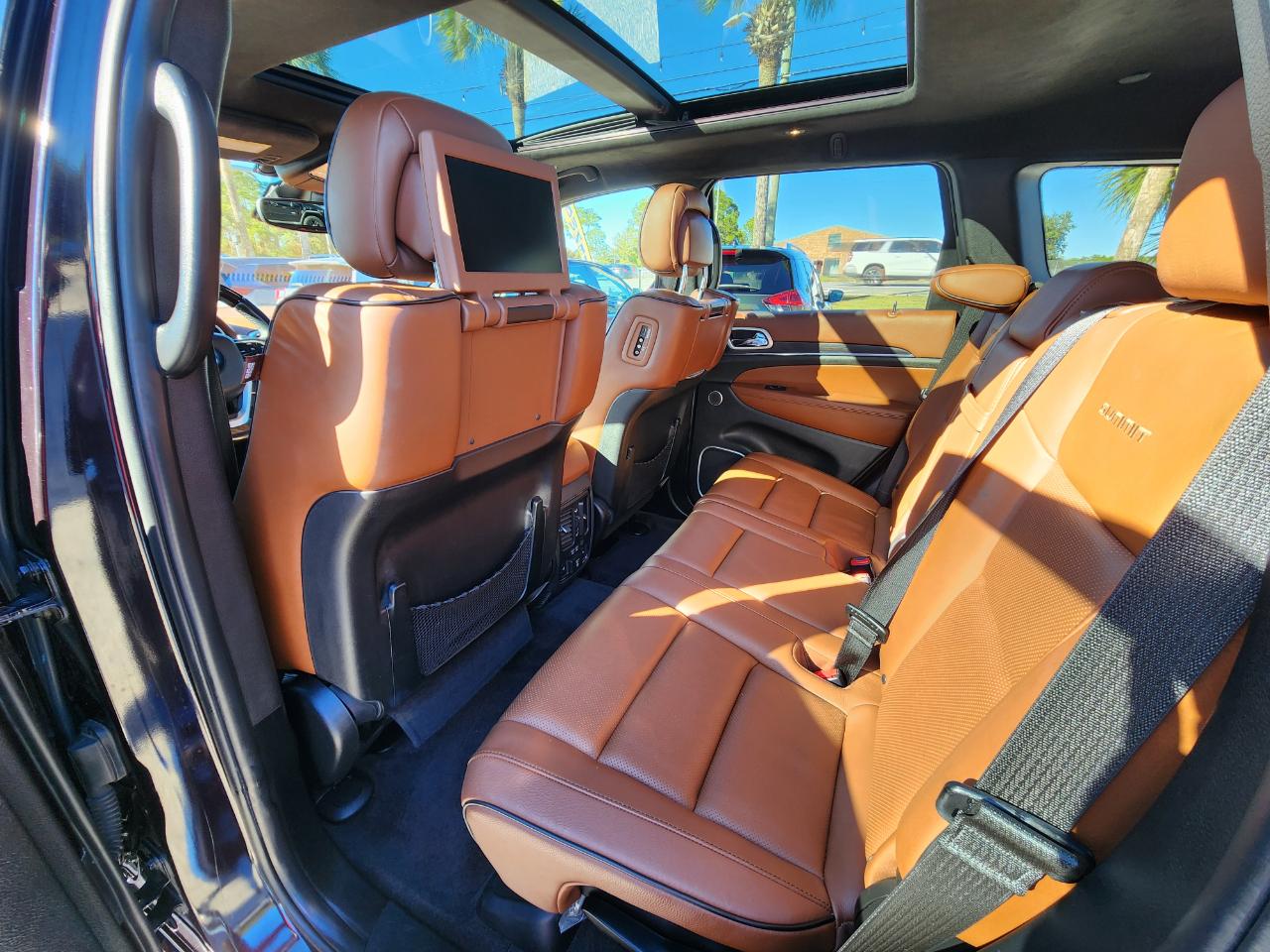 Jeep Grand Cherokeesummit 4X4 - Thumbnail 16