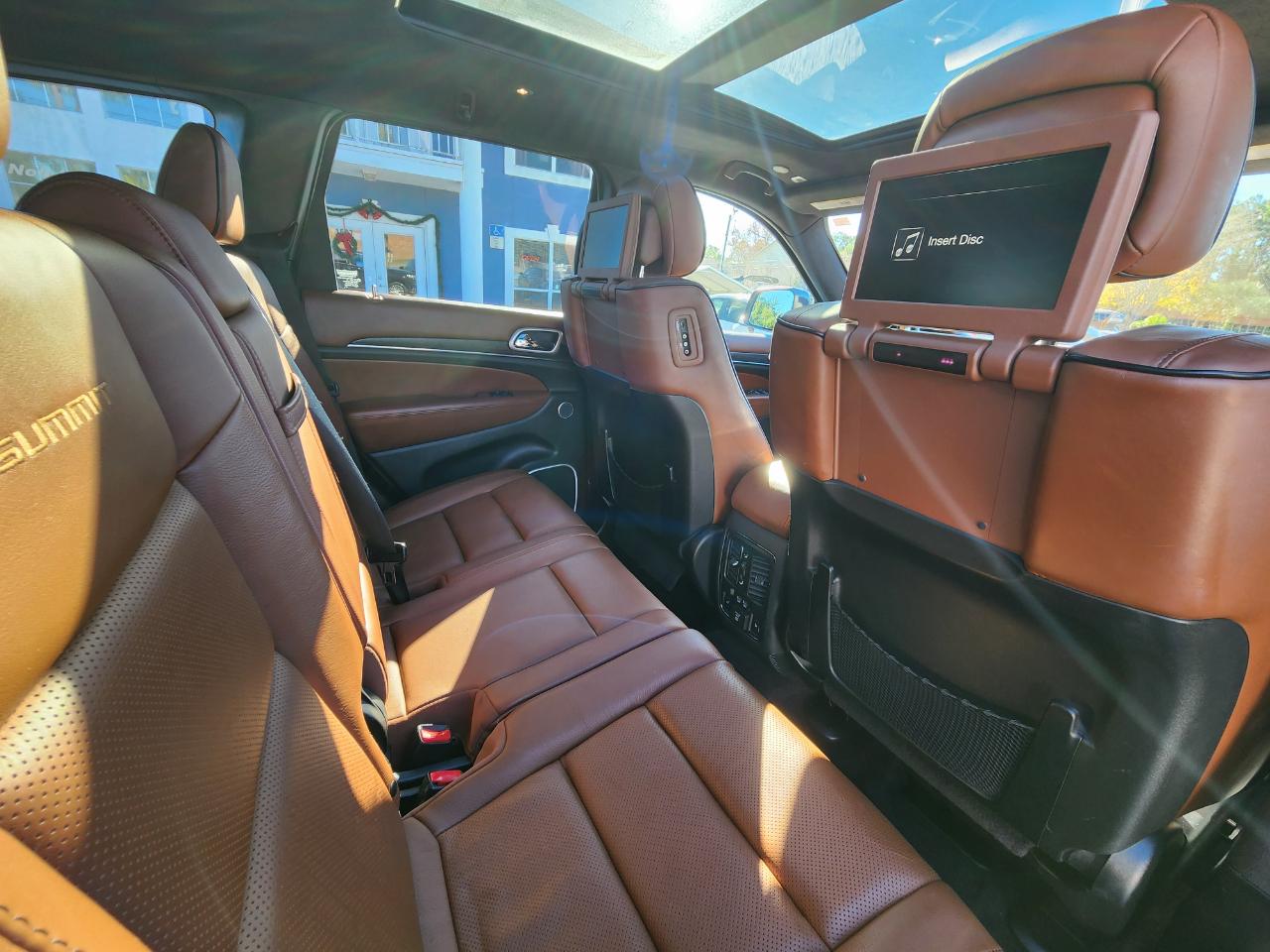 Jeep Grand Cherokeesummit 4X4 - Thumbnail 17