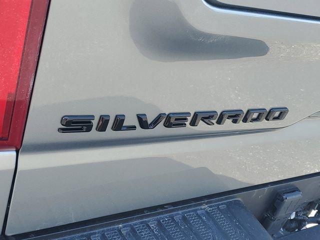 Chevrolet Silverado 1500 Ltz Four Wheel Drive Crew Cab - Thumbnail 10