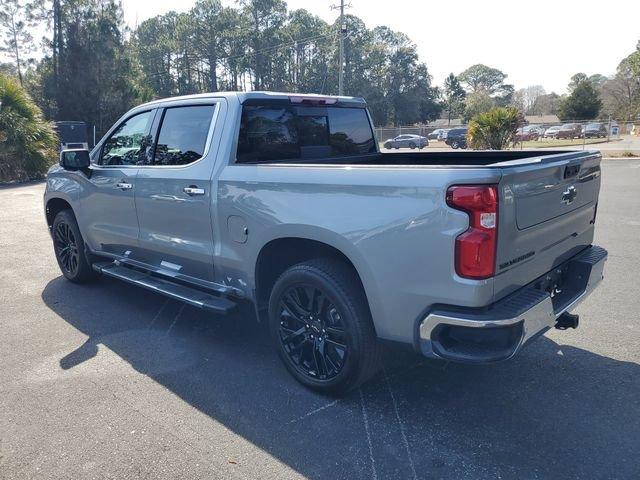 Chevrolet Silverado 1500 Ltz Four Wheel Drive Crew Cab - Thumbnail 5